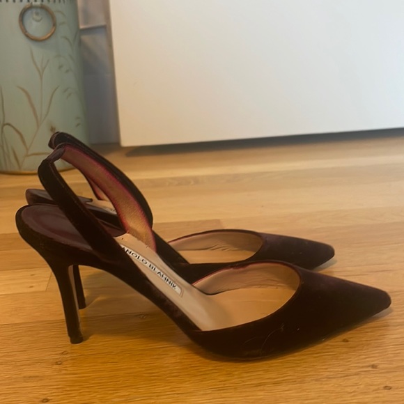 MANOLO BLAHNIK VELVET SLING BACK HEEL size 39 - Picture 2 of 3